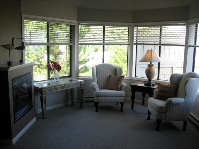 The Lodge At Weir'S Beach Metchosin 외부 사진