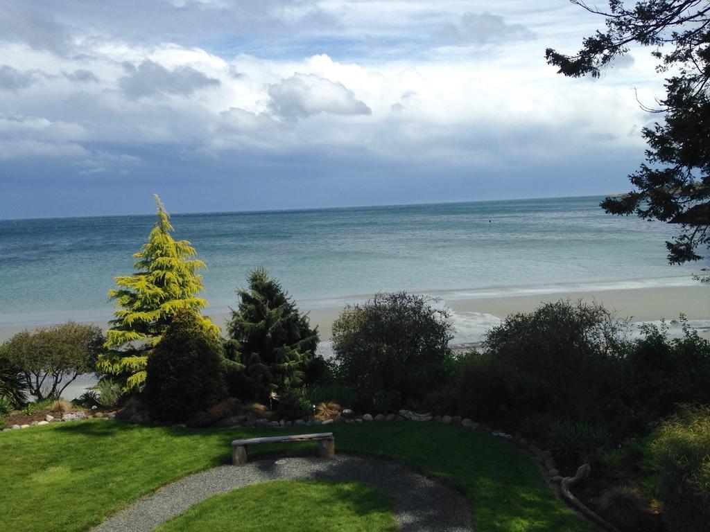 The Lodge At Weir'S Beach Metchosin 외부 사진