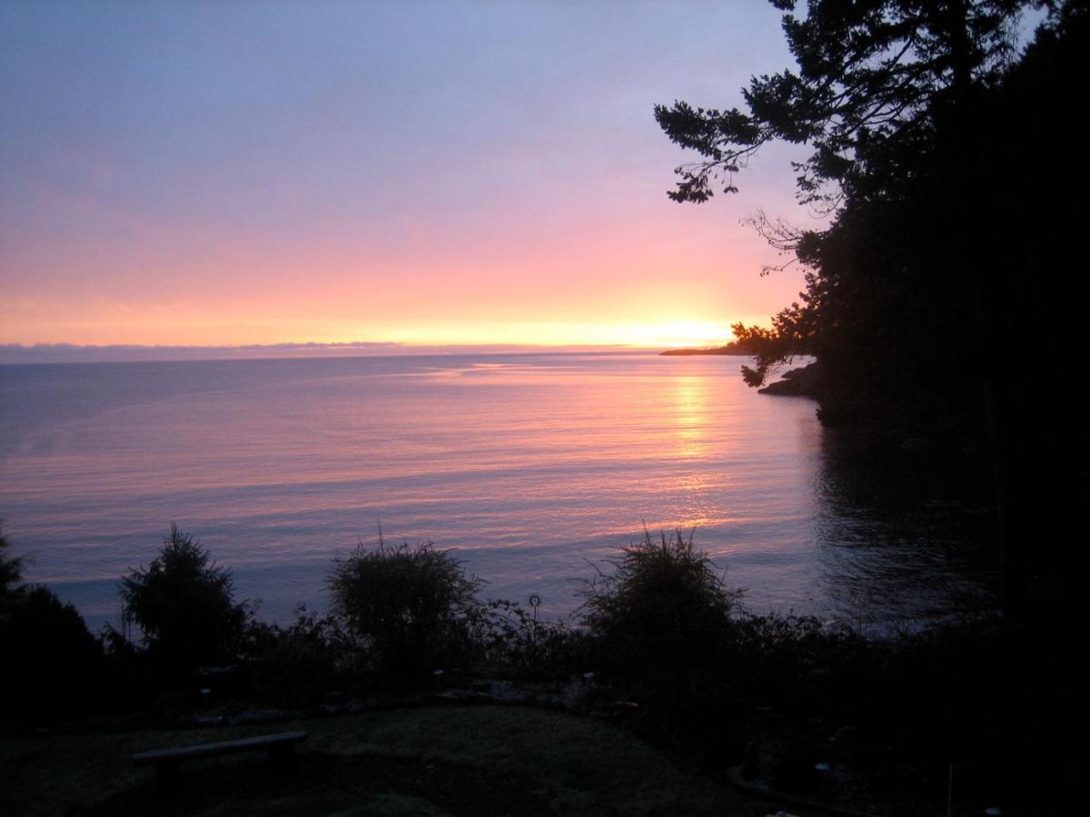 The Lodge At Weir'S Beach Metchosin 외부 사진